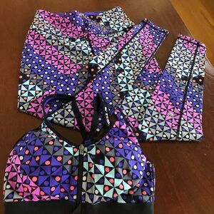 SOLD Victoria Secret workout leggings & bra